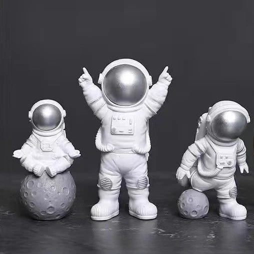 4 pcs Astronaut Figure Statue Figurine Spaceman Sculpture